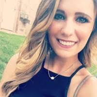 Kari Compton's Instagram, Twitter & Facebook