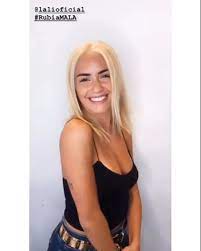 La estrella pop posteó unas fotos en su cuenta de instagram que se sacó para la producción de la revista hola! Lali Peru En Instagram Lalioficial Hoy En Mala Peluqueria Lali Laliesposito Rubia Lali Esposito Esposo