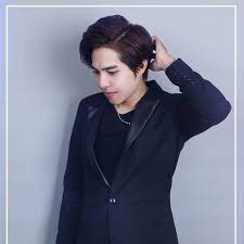 Ông hiện giữ chức vụ bộ trưởng bộ thông tin và truyền thông việt nam. Tráº§n Hung Tuáº¥n Nhac Tráº§n Hung Tuáº¥n