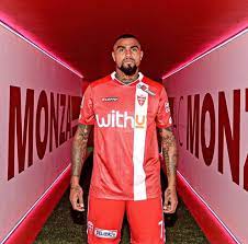 Formé au hertha berlin, il est capable de jouer aux postes de milieu relayeur ou de milieu offensif, voire d'attaquant. Kevin Prince Boateng Kpbofficial Twitter