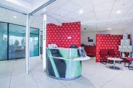 Witaj w banku credit agricole, w którym z uwagą cię słuchamy, by dać ci to, czego potrzebujesz. Credit Agricole Centre Commercial Et Services La Rotonde