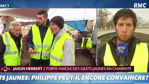 La décrédibilisation de la république devant une large part du peuple et une radicalisation de ce dernier. Un Porte Parole Officiel Des Gilets Jaunes Repond Aux Critiques Des Autres Gilets Jaunes