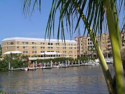 The acclaimed fifth avenue south has an array of shopping and restaurants with diverse menus to please every palate. Bayfront Inn 5th Ave Ab 75 2 7 6 Bewertungen Fotos Preisvergleich Naples Florida Tripadvisor