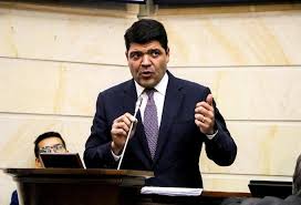 Perfil del senador juan diego gómez jiménez. Van2 Ukdqtb M