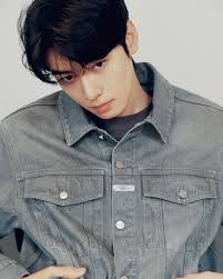 Cha Eunwoo Instagram post “🏃” #CHAEUNWOO #차은우