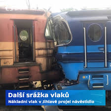 Jun 23, 2021 · karlovarští kriminalisté obvinili strojvedoucího vlaku, který loni v červenci nepočkal na příjezd protijedoucího vlaku a vyrazil ze stanice v perninku proti němu. Ct24 Na Nadrazi V Jihlave Se Srazila Lokomotiva S Nakladnim Vlakem Jeho Strojvudce Podle Drazni Inspekce Nerespektoval Zakaz Jizdy Oba Vlaky Vykolejily Provoz Na Trati Brno Jihlava Je Zastaveny Obnoven Ma Byt