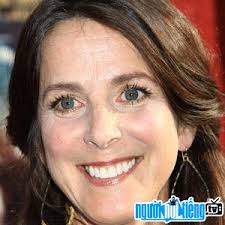 Dẫn chương trình truyền hình Tracy Behr