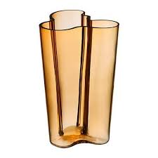 The elegant 220 mm vase in the alvar aalto collection is a variation of similar tall vases presented at the 1939 world's fair in new york. Finlandia Vase By Alvar Aalto For Iittala Alvar Aalto Vase Home Decor Online