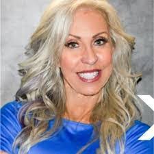 Debbie Crall's Instagram, Twitter & Facebook