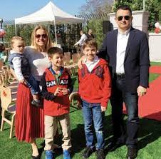 Organize suç örgütü liderliğinden hüküm giyen sedat peker'in tüm ailesi ile birlikte koronavirüse yakalandığı iddia edildi. Bekir Pakdemirli Nereli Esi Kimdir