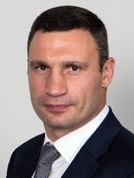 Виталий кличко на юбилей берет три выходных за летом 2018 года кличко был включен в зал славы бокса. Vitalij Klichko Biografiya Lichnaya Zhizn Foto Boks Politika Prikoly I Poslednie Novosti 2018 Biografii