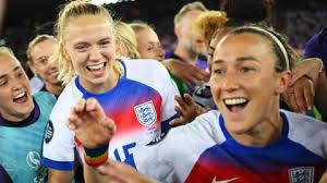 Elliott Moore: Oxford United captain out for around four matches