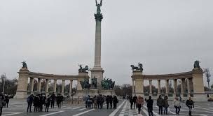 Milyen hotelek találhatóak a(z) hősök tere közelében? Hosok Tere Heroes Square In Budapest Is Equal Parts History And Inspiration For Hungary The Monumentous