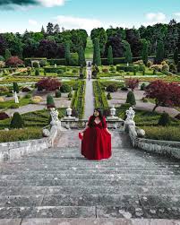 The Ultimate Drummond Castle Gardens Outlander Location Guide To Versailles In 2020 Castle Garden Royal Garden Outlander Locations