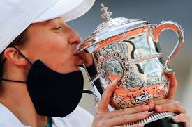 Sofia kenin lost to iga swiatek in the french open women's singles final on saturday. Polin Iga Swiatek Gewinnt French Open Erstmals Seit Justine Henin 2007 Triumph In Paris Ohne Satzverlust Ostbelgien Direkt