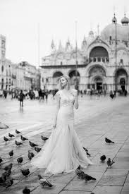 Elegant Shakespearean Bridal Shoot In Venice Bridal Shoot Designer Wedding Gowns Elegant Wedding Gowns