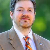 Kenneth Cahoon's Instagram, Twitter & Facebook