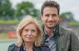 Blut ist ein fernsehfilm aus der krimireihe tatort. Die Tatort Fledderei Blut Und Wasser Geschwitzt Kultur Stuttgarter Nachrichten