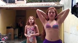 Não acabam, as irmãs alice e malu convidam a coleguinha madu para um novo desafio da piscina. Desafio Da Piscina Video Dailymotion