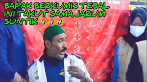 Bapak bapak berkumis putih suara kendang sunda. Bapak Berseragam Dishub Berkumis Tebal Takut Jarum Suntik Youtube