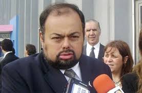 Intendente K suspendido se atrinchera en su oficina y no quiere salir