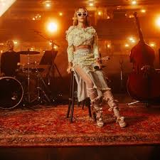 Bang is an extended play (ep) by british singer rita ora and kazakh dj and producer imanbek. Rita Ora Teilt Die Neue Version Von Bang Bang Mit Amazon Original Music News Siing