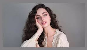 El actor es más famoso por sus rasgos hermosos que su talento.the actor is more famous for his handsome looks than his talent. Las Mujeres Mas Hermosas Del 2020 Estas Son Las Mujeres Mas Hermosas Del 2020 Por Sus Rostros Tendencias Caracol Radio