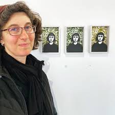Jane Button is a printmaker and mixed media artist who makes small scale 2D  and 3D works from her home studio in Wundowie. Inspired by the human face,  which plays a central
