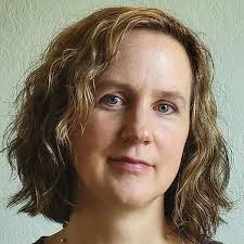 Between Midnight and Dawn: A Literary Guide to Prayer for Lent, Holy Week,  and Eastertide: Arthur, Sarah: 9781612616636: Amazon.com: Books