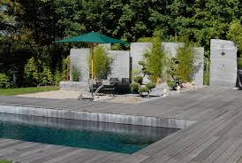 Und Noch Einmal Privates Schwimmbad Mit Dezentem Aber Zugleich Wirkungsvollem Sichtschutz Pool Outdoor Outdoor Decor