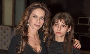 A balatoni fogassüllő és ponty élvezi a tájra utaló árujelzést. Oriasi Tuz Pusztitott Somlo Tamas Otthonaban Elegett A Hagyatek Ripost