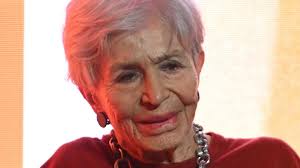 Luciana Castellina sul Conclave “Vorrei stare anch'io nella Sistina"