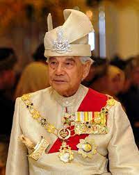 He was the second son of sultan yussuf izzuddin shah, the 32nd sultan of perak. Sultan Azlan Shah Of Perak Dies