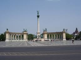 Informații turistice despre budapesta, ungaria: Piata Eroilor Budapesta Budapest Metropolitan Area Informatii Si Galerie Imagini Hoteluri In Apropiere