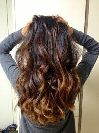 Meche caramel balayage chatain coupe de cheveux idee. 1001 Variantes Du Balayage Caramel Pour Sublimer Votre Coiffure Cheveux Chatains Teinture Cheveux Cheveux