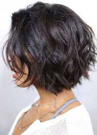 Neben stumpf geschnittenen, sehr akkuraten looks stehen auch die stufigen, wilderen modelle. Pin On Beste Frisuren Sieht Aus
