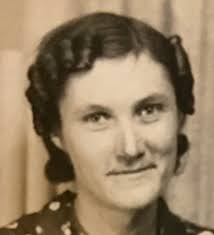 Thomas and Francis Etherington with their six children (L-R): Marjorie  Etherington Giles, Thomas Jr., Catherine Etherington Mullins, Joe  Etherington, Wanda Etherington Goodnight, and Jack Etherington. They lived  an a 3 acre farm