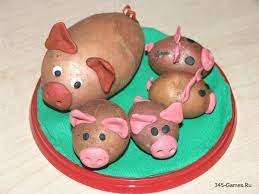 Свинья с поросятами из картошки и пластилина
