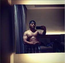 Ibu aaron aziz meninggal dunia. Ohsenyum Artis Malaysia Yang Popular Buka Baju Viral Malaysian