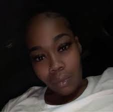 Mona Gale's Instagram, Twitter & Facebook