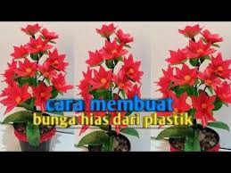 Untuk mempercantik tampilan bunga mawar dari sedotan, kamu bisa menambahkan kelopak pada bunga tersebut. Diy Cara Membuat Bunga Dari Plastik Cara Membuat Bunga Hias Ruang Tamu Youtube Bunga Perhiasan Plastik