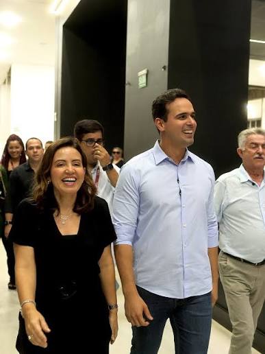 Campina ganhou hoje um espaço que facilita a vida de todo mundo: a nova Casa da Cidadania no Centro. Aqui tem emissão de RG, Carteira de Trabalho Digital, DETRAN, SINE, Receita Federal,