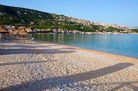 Vyberte si vhodné ubytování s polopenzí nebo službami all inclusive. Baska Ostrov Krk Eu