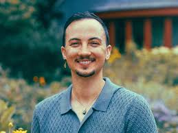 Book a massage with Alex Yap Sports Massage Therapy