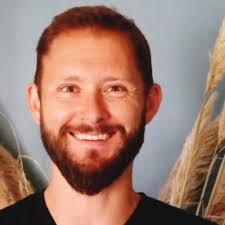 J'ai le plaisir de vous annoncer que j'occupe désormais le poste de Agent  général chez Allianz France.