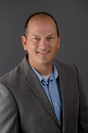 B&R Stores Promotes 2 Execs