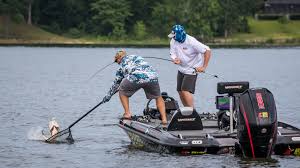 Lake eufaula offers many activities including boating, fishing, swimming, hiking, hunting, golfing and horseback riding. Lake Eufaula Midday Update Day 1 Major League Fishing