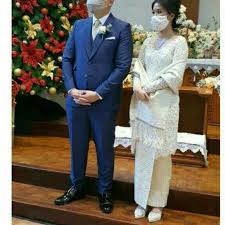 Model kebaya pengantin batak toba terlihat begitu sederhana, unik, dan cantik, sarat dengan keindahan tradisi. Model Baju Kebaya Pengantin Batak Toba Terbaru