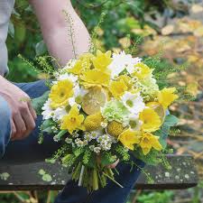 Flirty florals on the beach? Les Bouquets Vitamines Du Jardin Des Fleurs Paris Cote Jardin