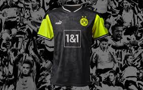 Volume 2, page 841, character 17. Puma æŽ¨å‡ºå¤šè'™ç‰¹æŽ¨å¾©å¤çƒè¡£ è¶³çƒå'¨åˆŠfootball Weekly Hk